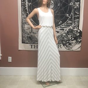 NEW Tresics White & Gray Chevron Print Maxi Dress